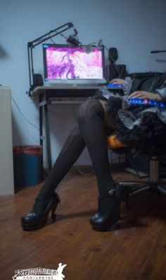 欧美网图男生卷发_BD高清在线观看