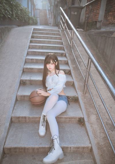 欧美女模特泳装走秀_4K在线观看完整版