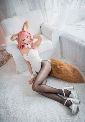 美女被男人撕衣舔胸_BD国语在线观看完整版