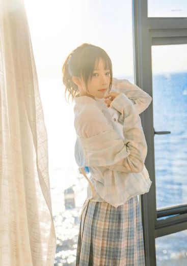 欧美街拍酒红色长靴_DVD日韩电影在线