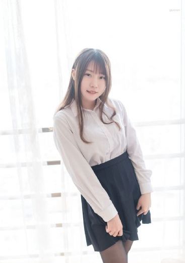 欧美头像女生简约干净_高清免费在线播放