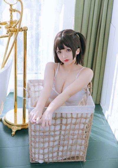 国产巨大胸大乳美女在线播放_全集无删减版高清免费观看