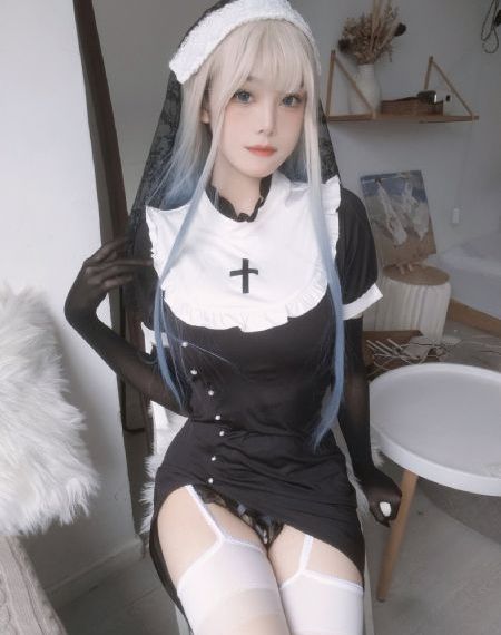 国产在线女_JVID性感写真