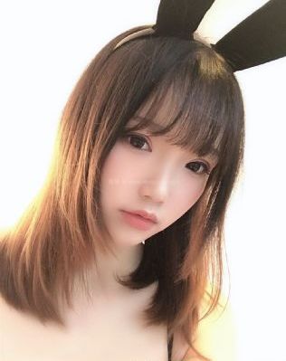 欧美黑白头发女歌手_HD影视在线观看
