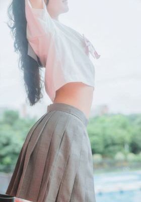 欧美黄衣美女图片_BD免费观看